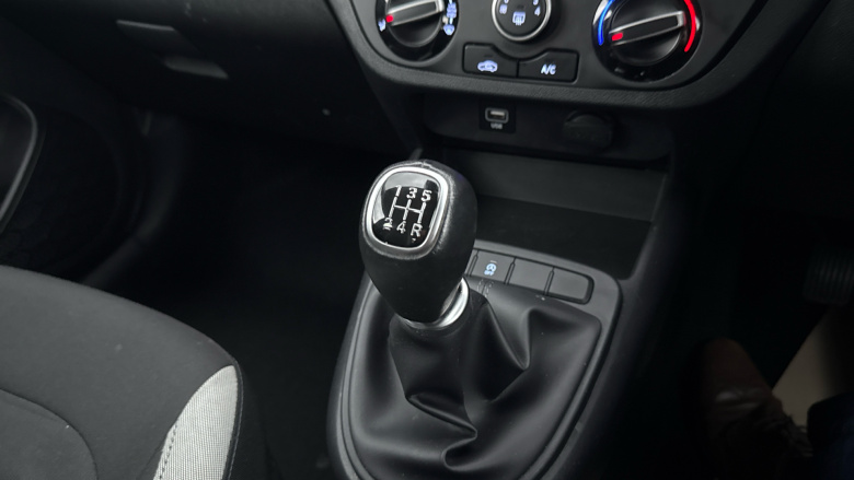 Hyundai i10 1.0 MPi SE Connect 5dr Petrol Hatchback